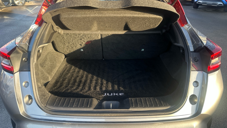 Nissan Juke 1.0 DiG-T 114 Tekna+ 5dr Petrol Hatchback